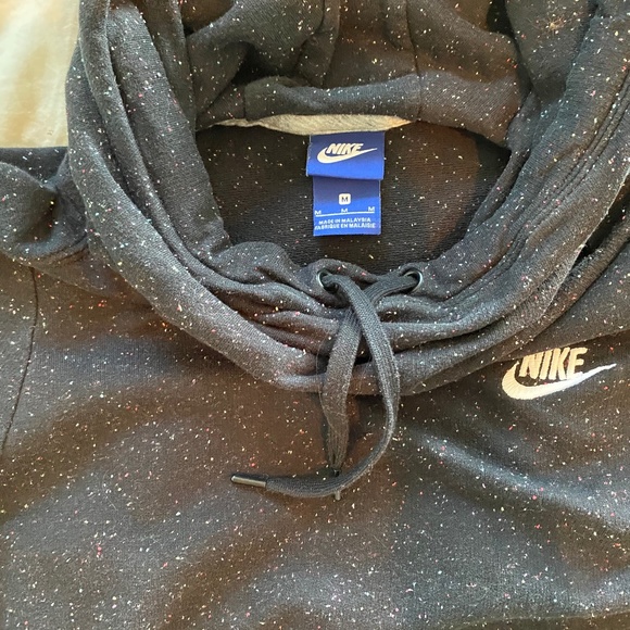 Nike Sweatshirt and Capri Sweat-pant Set - Picture 3 of 8